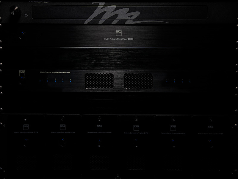 CI 580 v2, CI 8-120 DSP, and CI 720 v2, are on a black rack